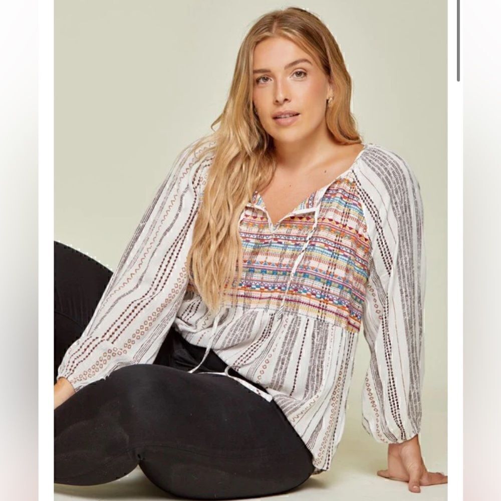 Savanna Jane Embroidered Peasant Tunic Top - Picture 1 of 9
